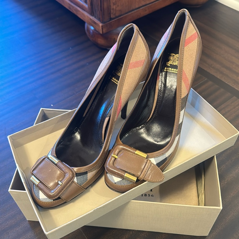 Burberry Brown and Tan Heels with Gold Buckle